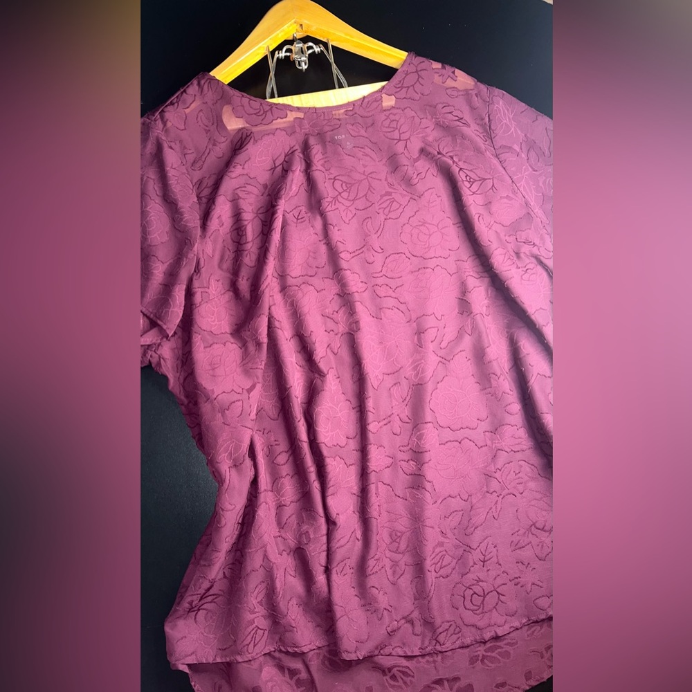 Torrid Womens Blouse Lace Chiffon Abbey Floral Burgundy Size 4 EUC